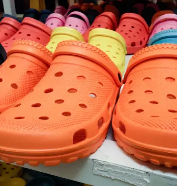 Rubber croc sandal